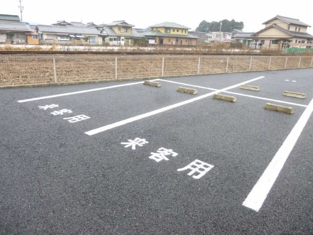 ハートフル柚子 1階 来客用駐車場