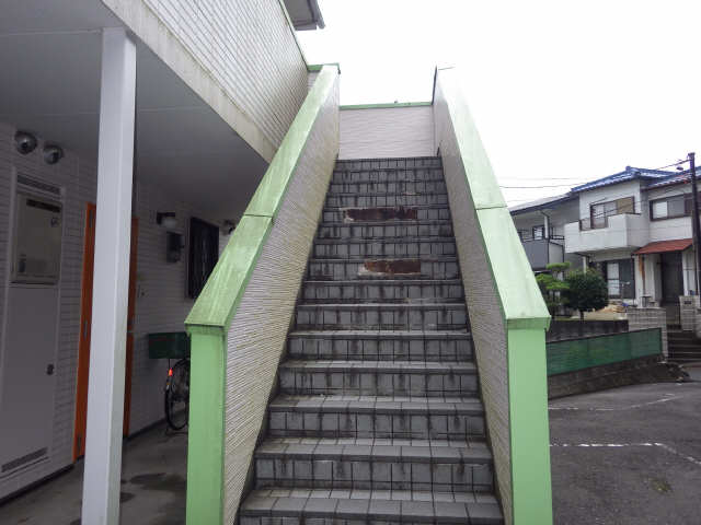 共用階段