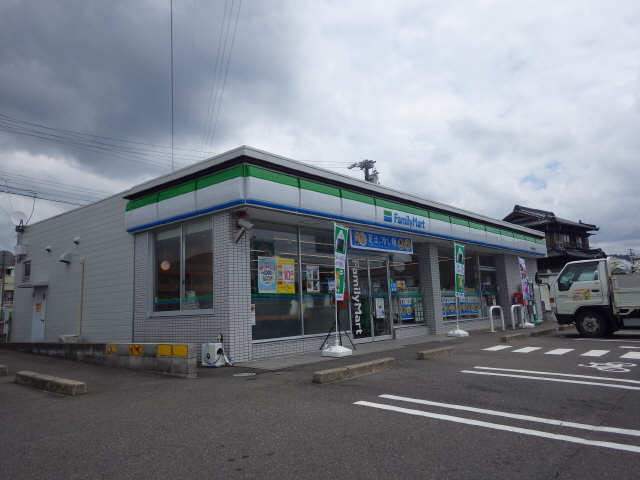 近隣コンビニ