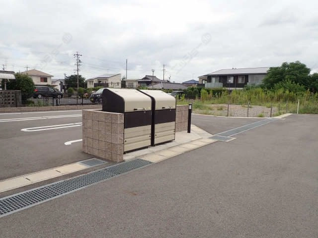 ダストボックス