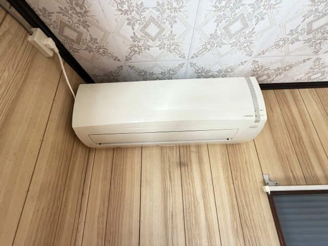 2階西洋間エアコン
