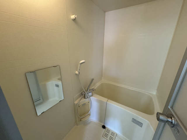 リバーサイド鎌須賀 2階 浴室
