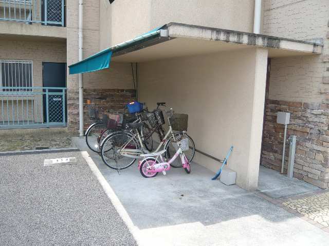 ラマージュ　センティア 1階 自転車置場