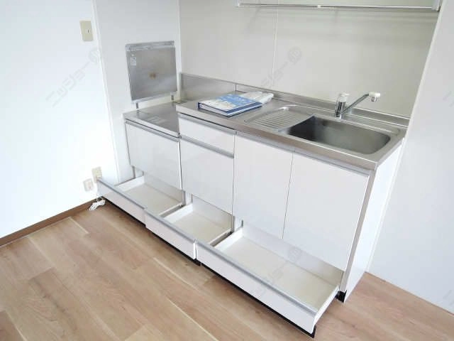 キッチンアンダーストッカー