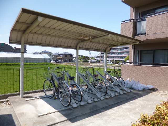 ＳＵＮＮＹ　ＣＯＵＲＴ 3階 自転車置場