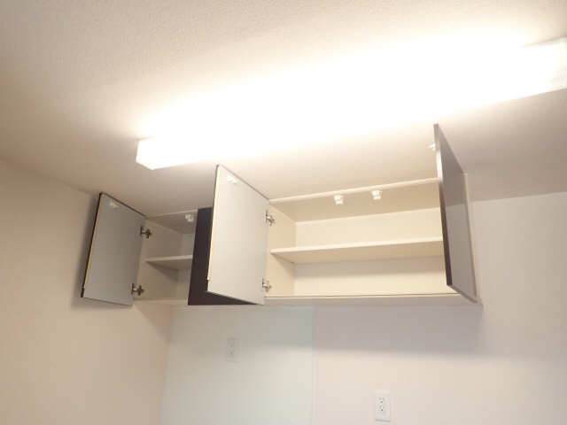 キッチン上部棚