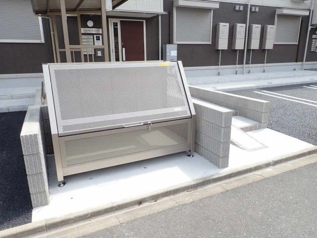 ダストボックス