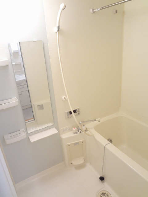 メノマーレ 1階 浴室