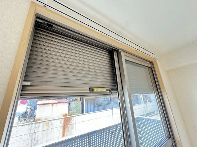 シャッター雨戸