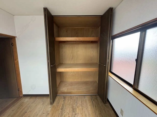 2階南東洋室収納