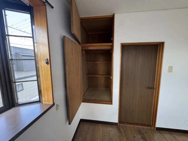 2階南西洋室収納