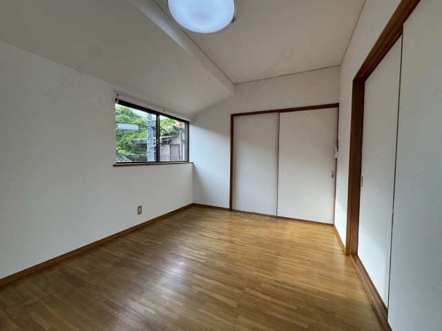 2階南側洋室