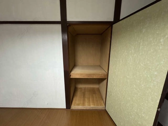 1階洋室収納