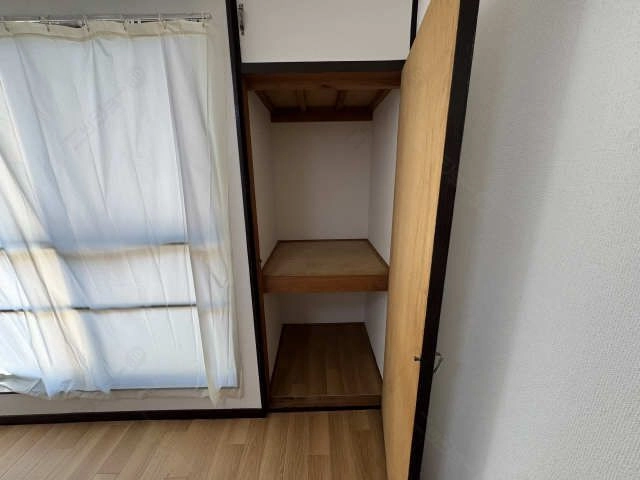 2階東側洋室収納