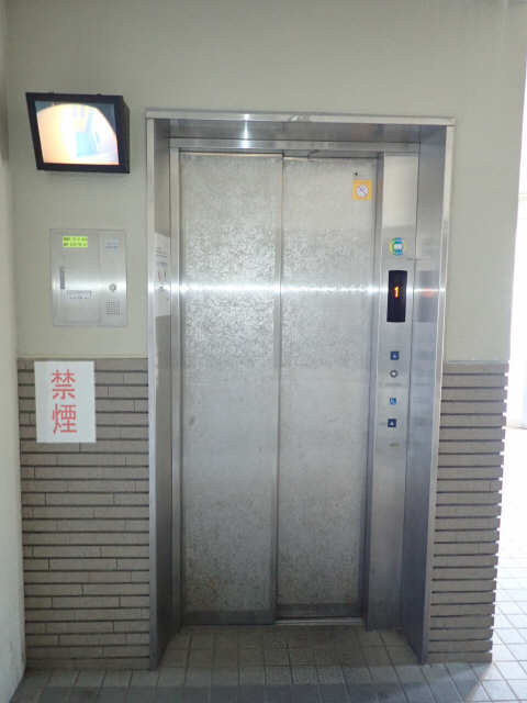 ハイツ南 8階 エレベーター
