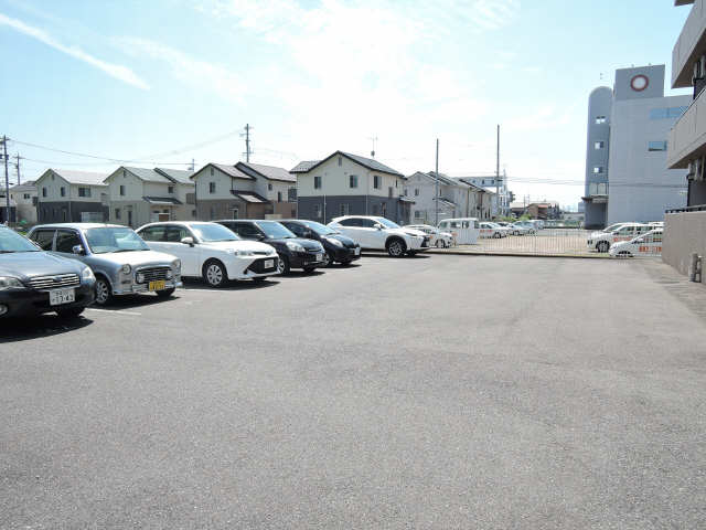 カーサ　ソラティーオ 1階 駐車場