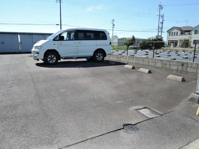 メゾン華 2階 駐車場