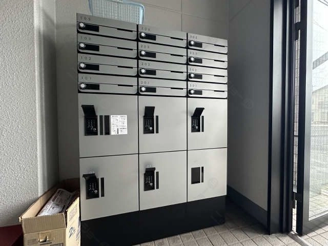 宅配ボックス
