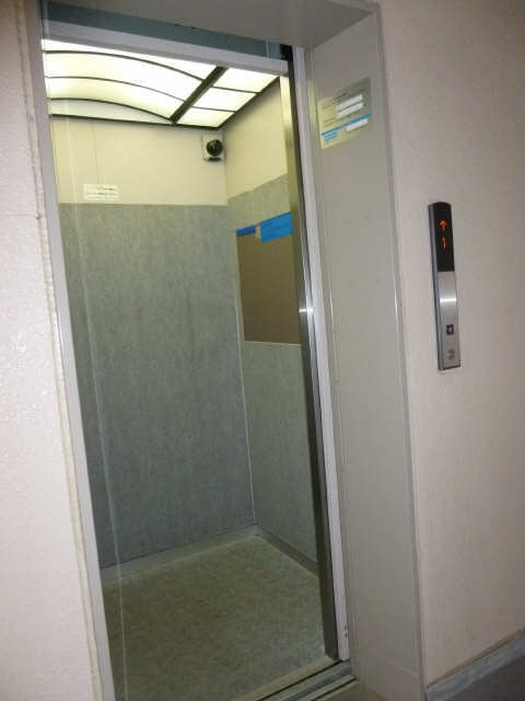 レジデンスタツミ 3階 エレベーター