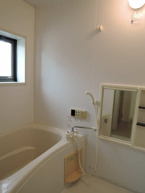 ファミーユ高桑Ａ 2階 浴室
