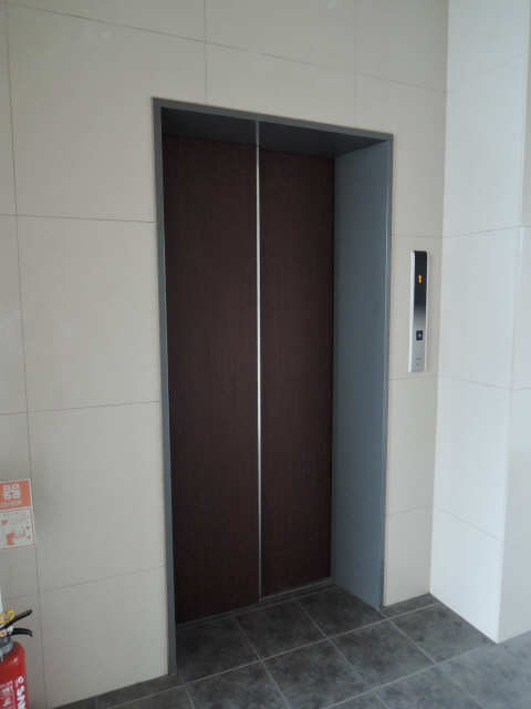 ラ・ミノールⅢ 5階 エレベーター