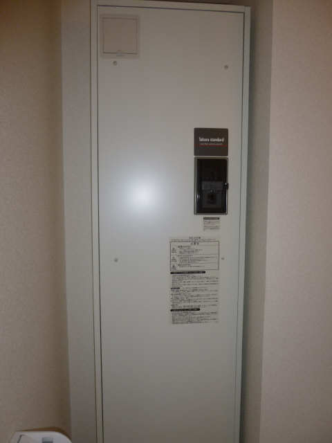 旭ツヴェルフ 8階 電気温水器