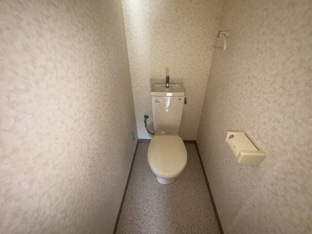 シャイン 2階 WC