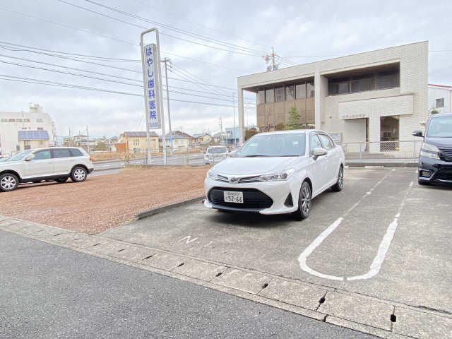 アイリスハイツ 2階 駐車場