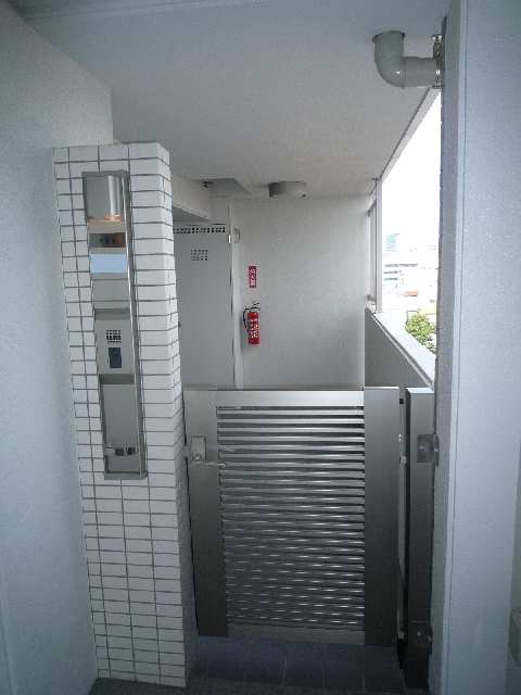 玄関アプローチ