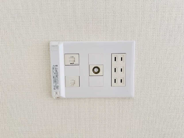 マルチメディアコンセント