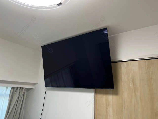 壁掛けテレビ（残置物）