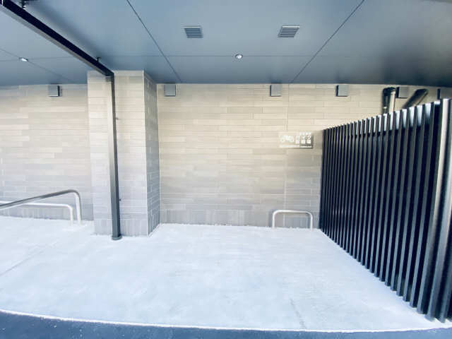 バイク駐輪場