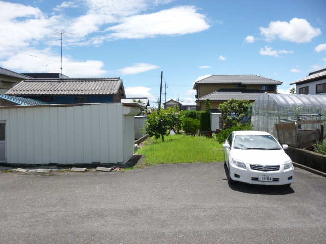 ローズⅡ 1階 駐車場