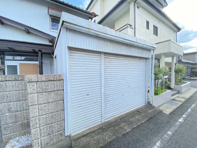 ガレージ