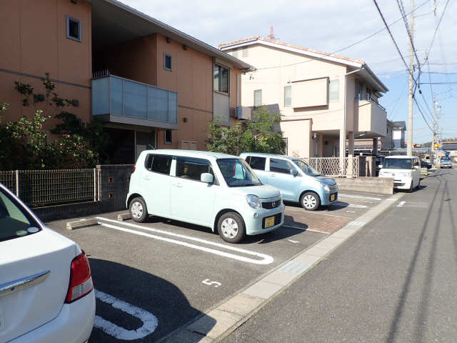 ハッピー　タイム 2階 駐車場