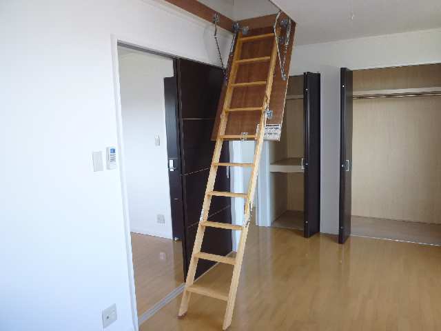 小屋裏収納