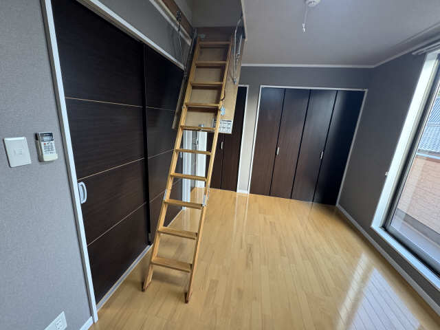 小屋根裏部屋