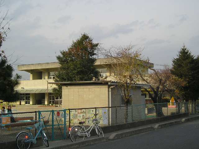 泊山幼稚園