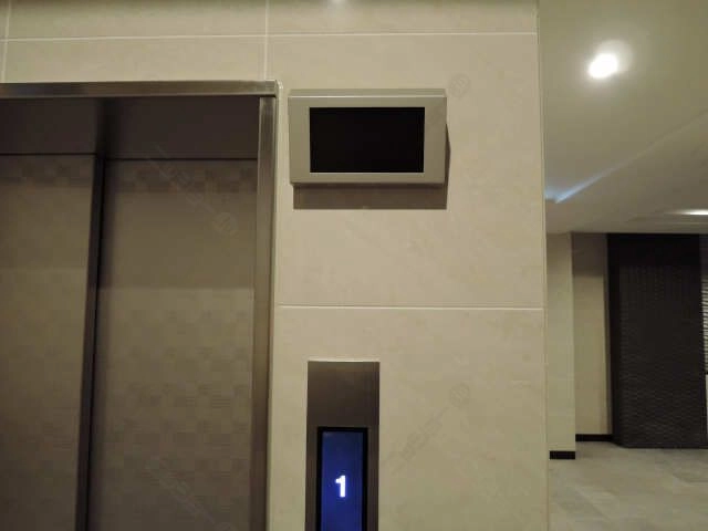 エレベーターモニター