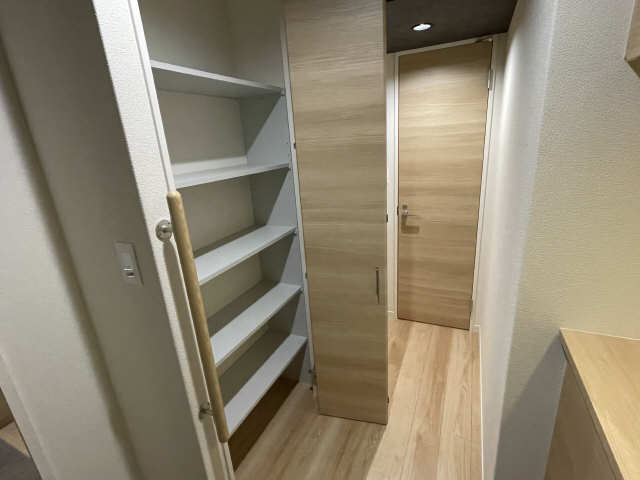 通路収納