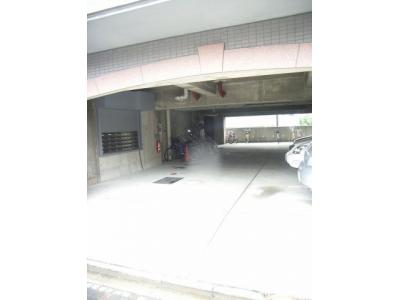 AZUR　TORII 5階 駐車場