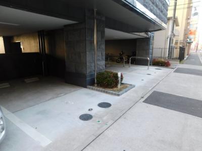 ﾌﾟﾚｻﾝｽ名古屋STATIONﾙﾐｱｽ 2階 駐車場