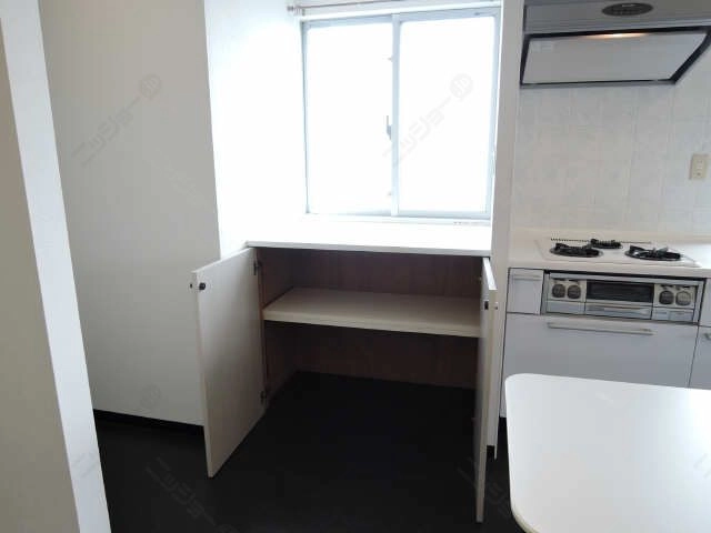 キッチン横収納