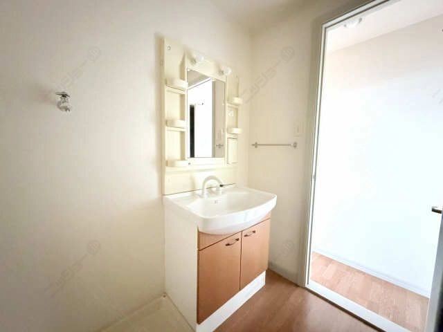 シャワー付洗面台