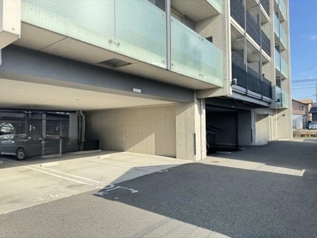 屋根付き駐車場