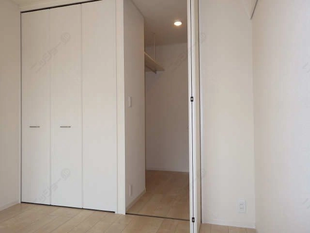 洋室（南）収納