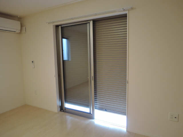 ファッショントレンド ベスト50 女性 一人暮らし 1階 シャッター