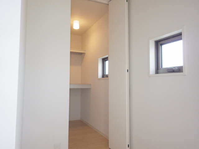 洋室（北）収納