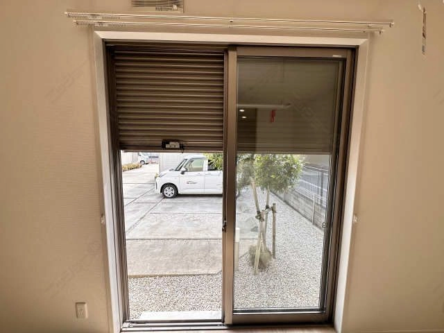 シャッター雨戸（リビング）