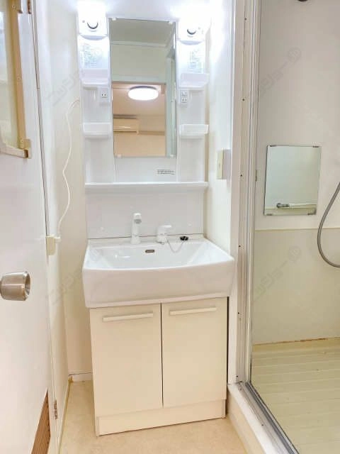 シャワー付洗面台